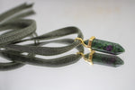 Charger l&#39;image dans la galerie, Pendentif Rubis Zoïsite sur Ruban de Velours
