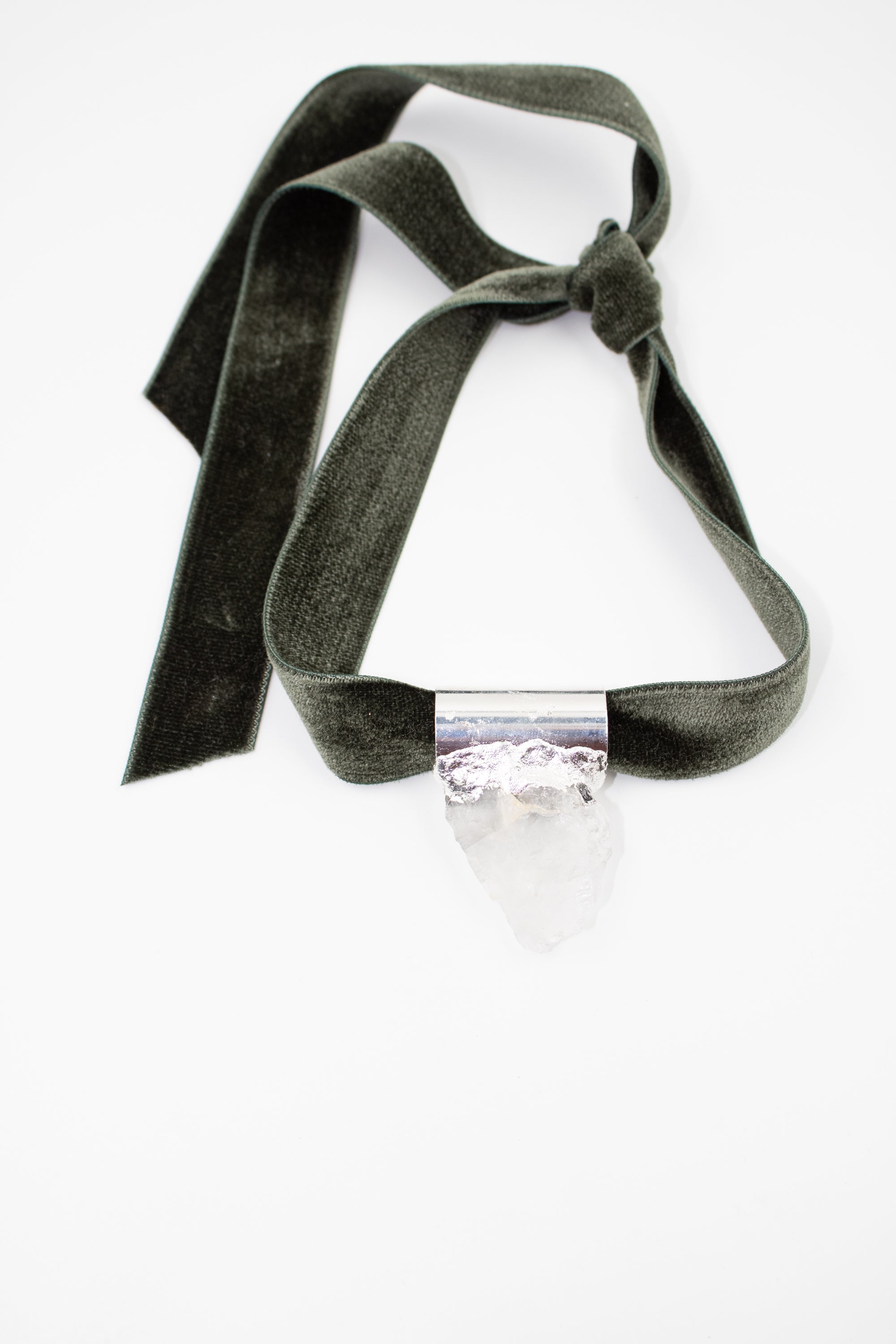 Pendentif Cristal de roche sur Ruban de Velours