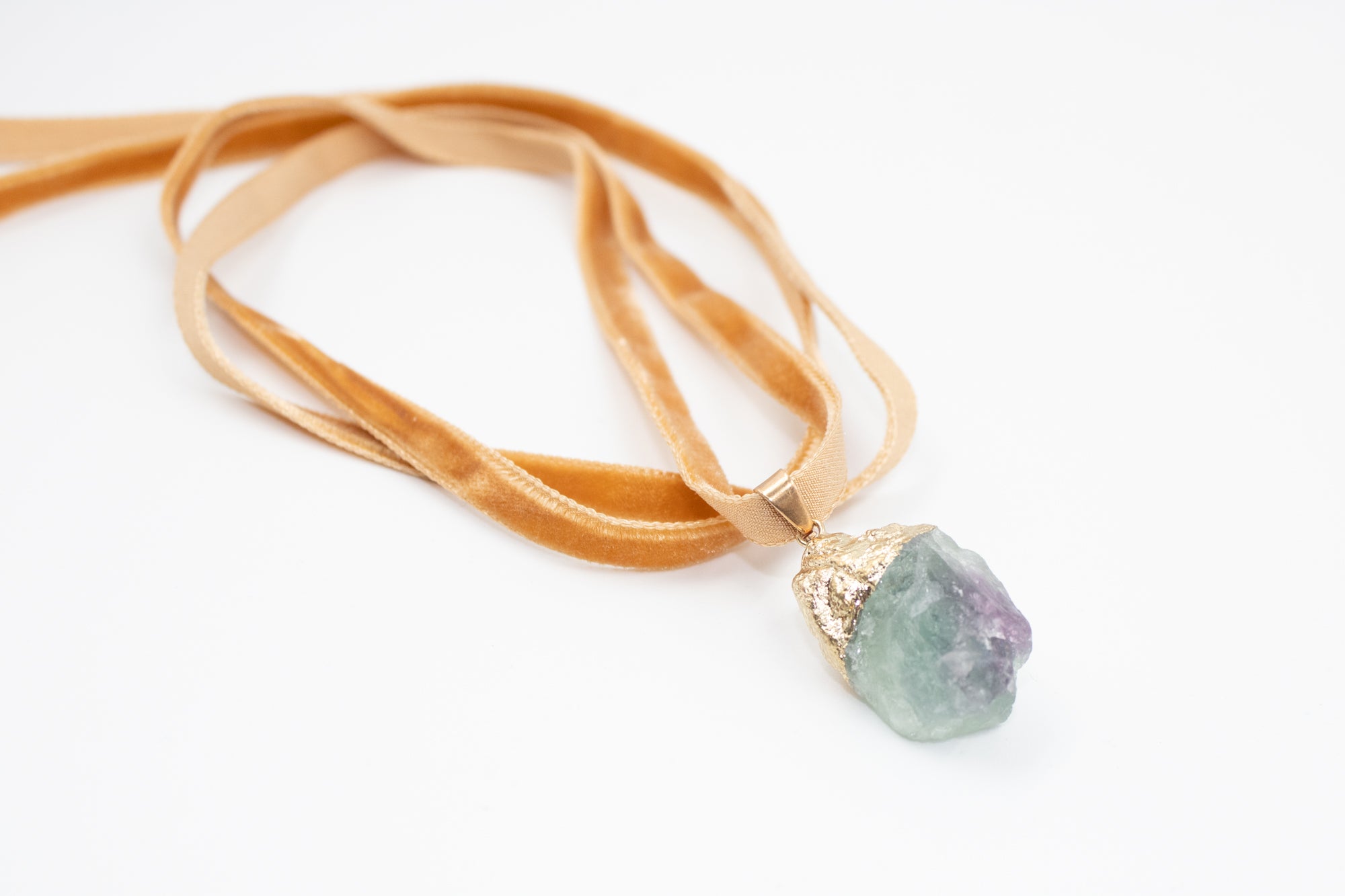Pendentif Fluorite sur Ruban de Velours