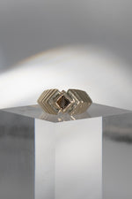 Charger l'image dans la galerie, BAGUE REINE

