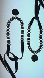 Charger et lire la vidéo dans la visionneuse de la Galerie, Pendentif Pyrite sur Ruban de Velours
